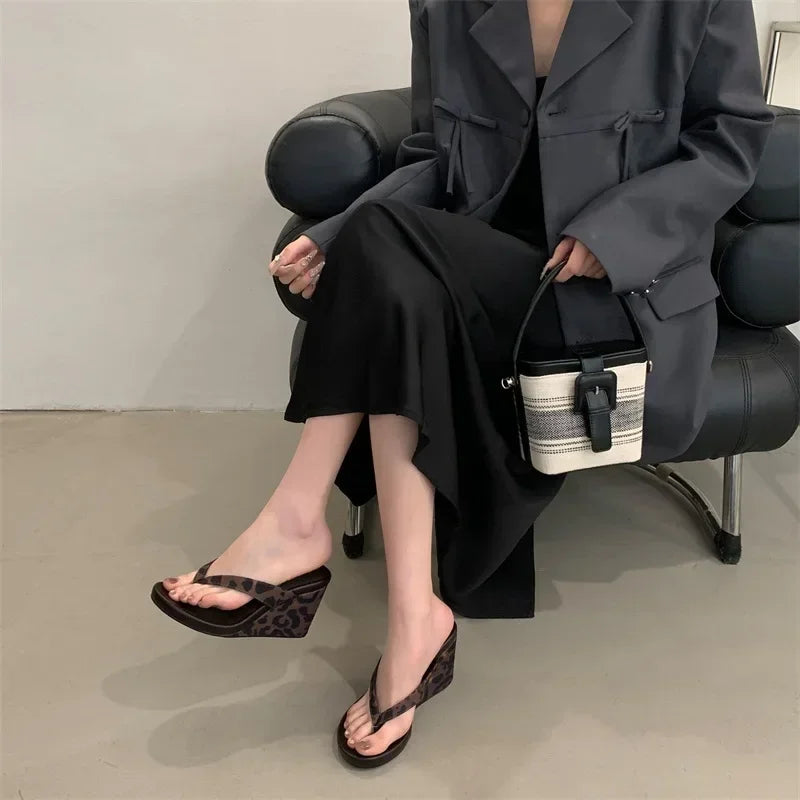Round Clip Toe Wedge Heels