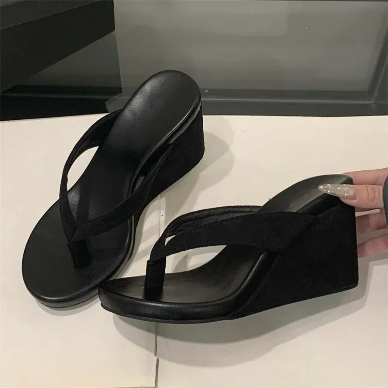Round Clip Toe Wedge Heels