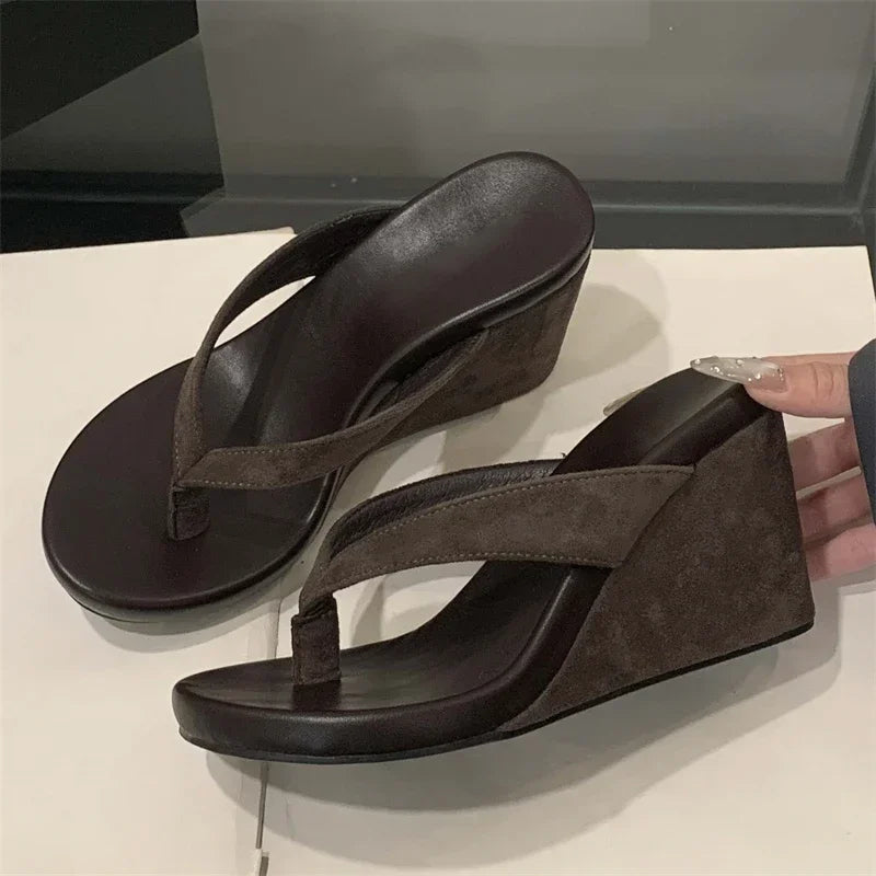 Round Clip Toe Wedge Heels